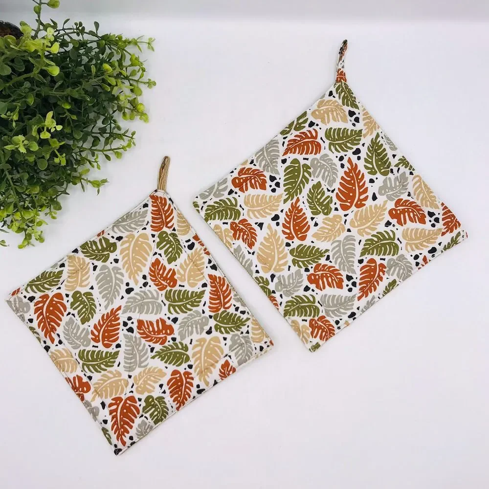 Set of 2 Square Potholders, Monstera Plant, 2 Piece Baking Gift Set 7x7 Inches
